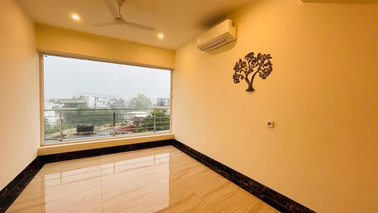 Amahi Inn Gurgaon Ngoại thất bức ảnh